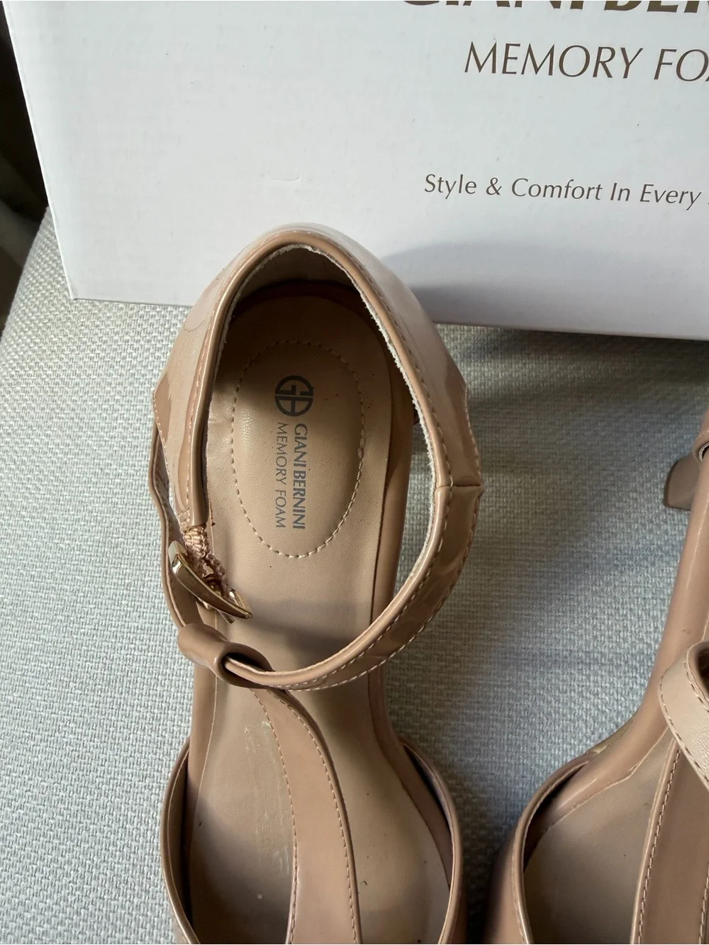 Giani Bernini Beige Patent T-Strap flared heel Dress Sandals